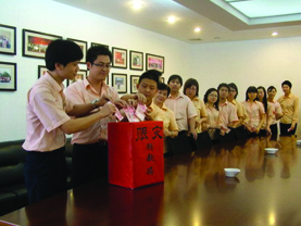 四川汶川發(fā)生7.8級地震，全體橙樹(shù)人第一時(shí)間行動(dòng)起來(lái)